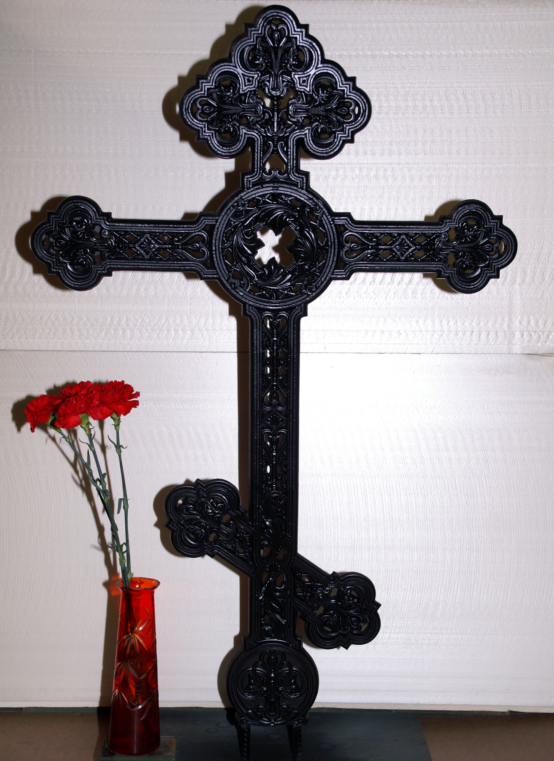 Чугунный православный крест